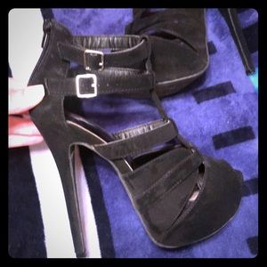 Women’s Size 7 Heel